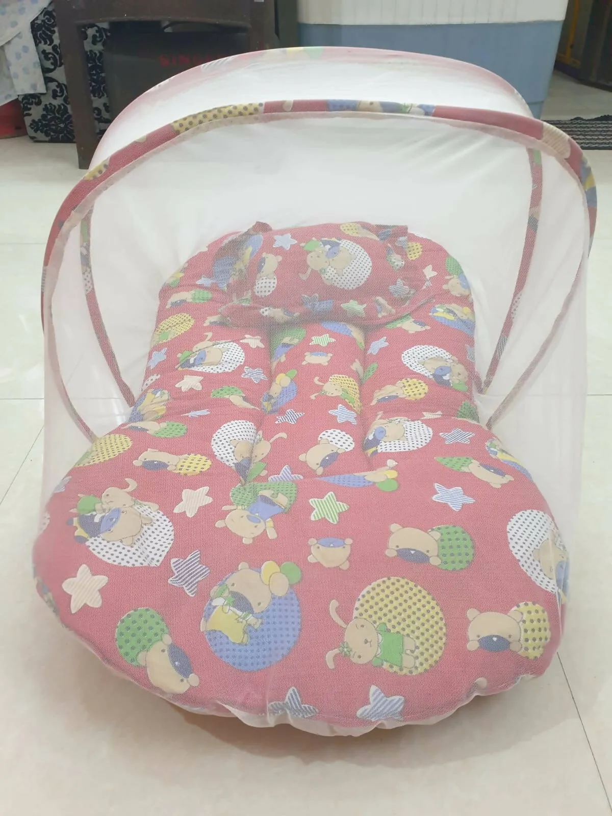 Baby Bed with Thick Mattress, Mosquito Net with Zip Closure & Neck Pillow, 78x45x40cm Size